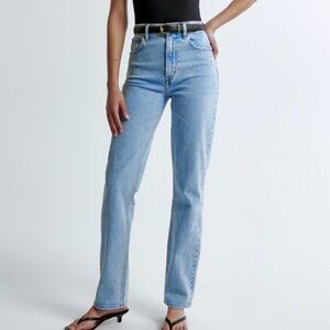 Abercrombie & Fitch- The 90’s Straight Ultra High Rise.